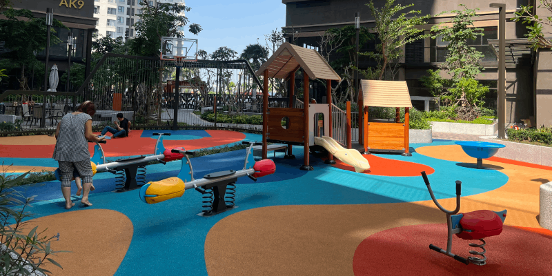 Thiết bị trò chơi và thiết bị thể dục